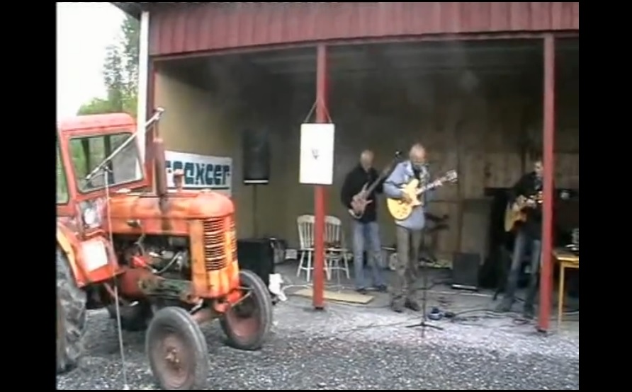 tracteur ferme drummer groupe musical