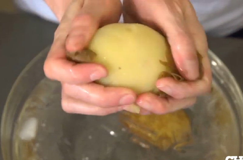 pommes de terre éplucher astuce