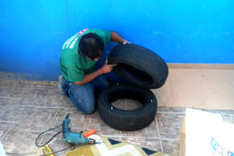 faire un pouf avec vieux pneu meuble