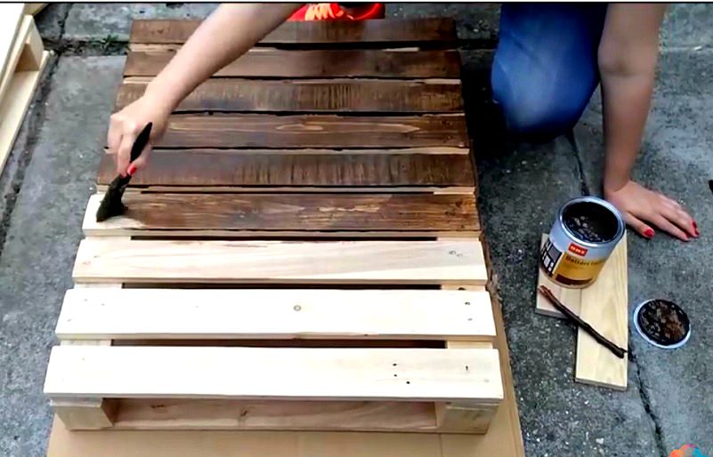 fabriquer table de jardin palette de bois