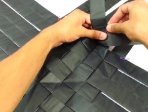 bricolage papier journal fabriquer sac a main 6