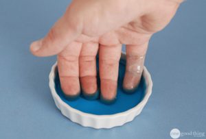 astuce manucure savon dawn