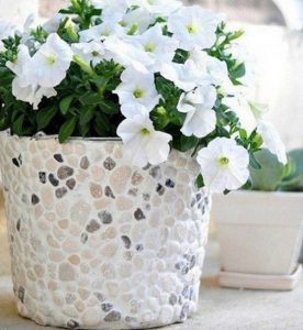 astuce jardin pierre deco pot fleur