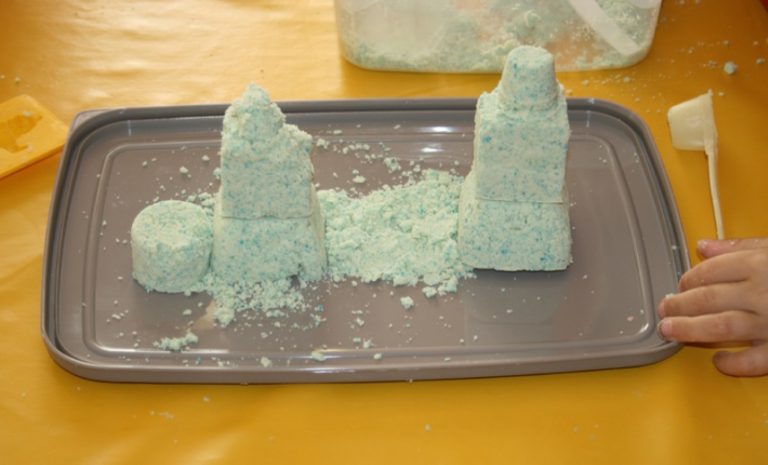 Voici Comment Faire Du Sable Magique À La Maison... Une Recette Très